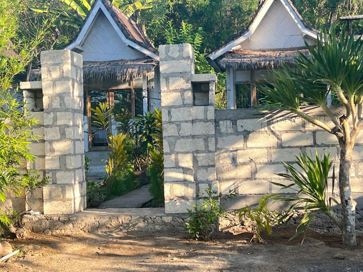 The Layar Homestay Batununggul Exterior photo